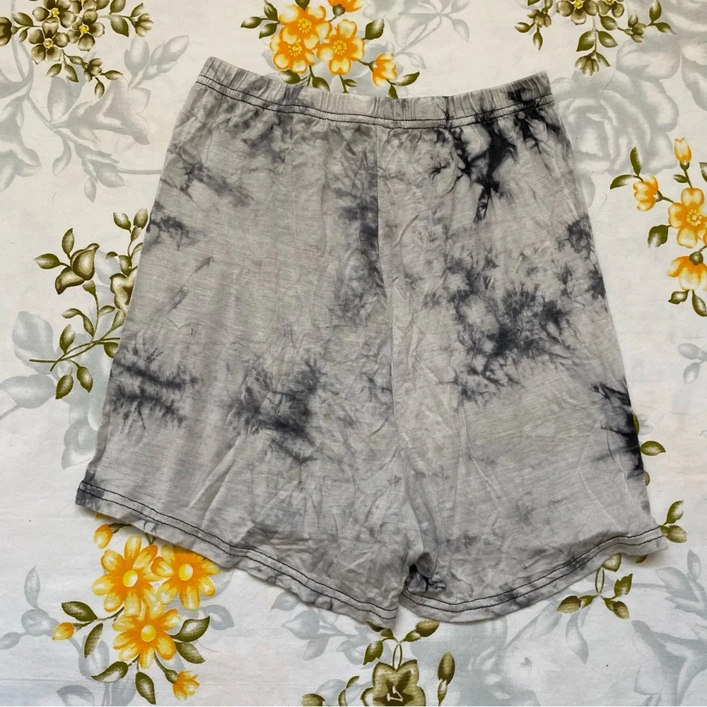 Shein Size M Black & White Tie Dye Shorts